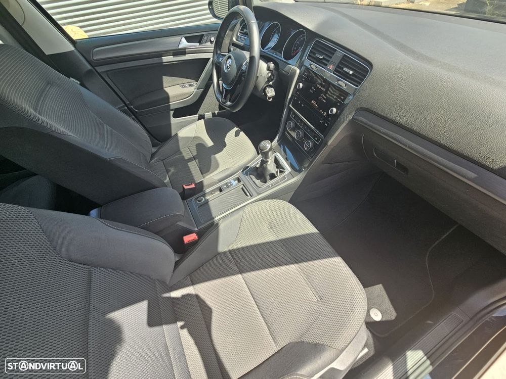 VW Golf Variant 1.6 TDi Confortline - 20