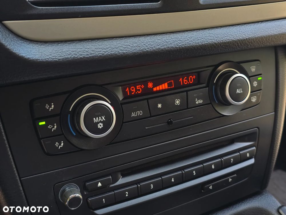 BMW X1 sDrive18i - 9