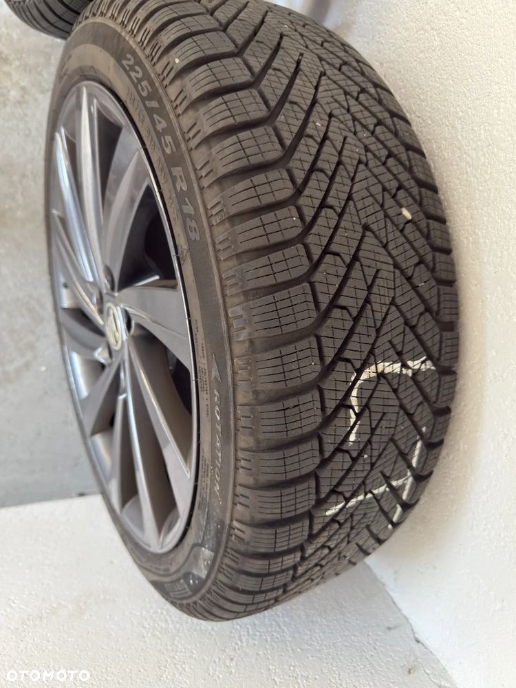 Oryginalne koła zimowe Skoda Octavia IV Perseus 18" - 8