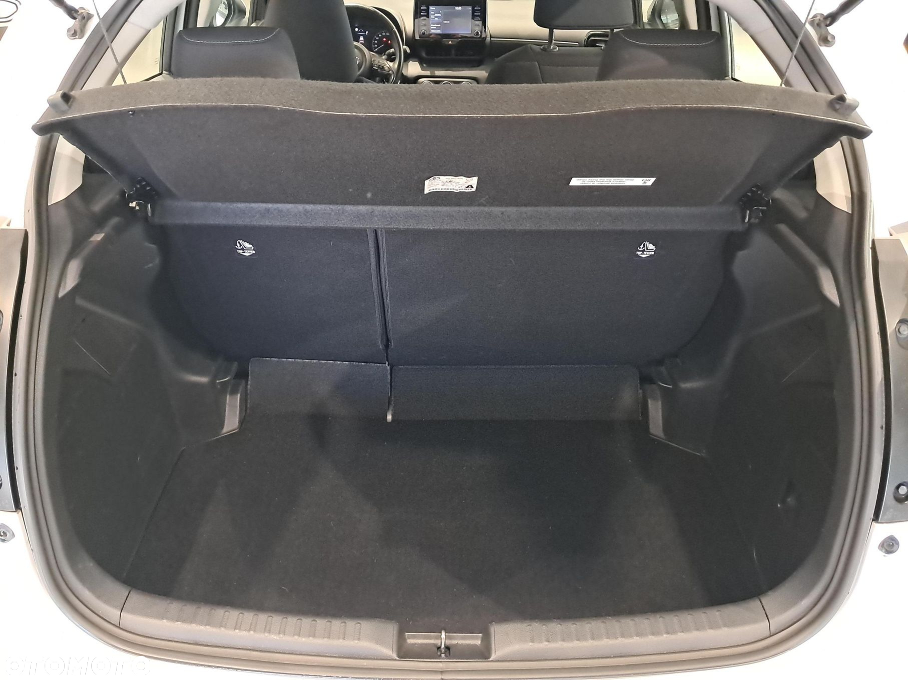 Toyota Yaris - 11