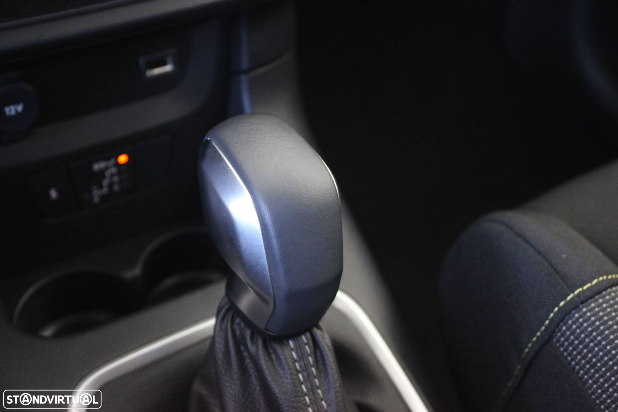 Citroën C3 1.2 PureTech Shine Pack EAT6 - 30