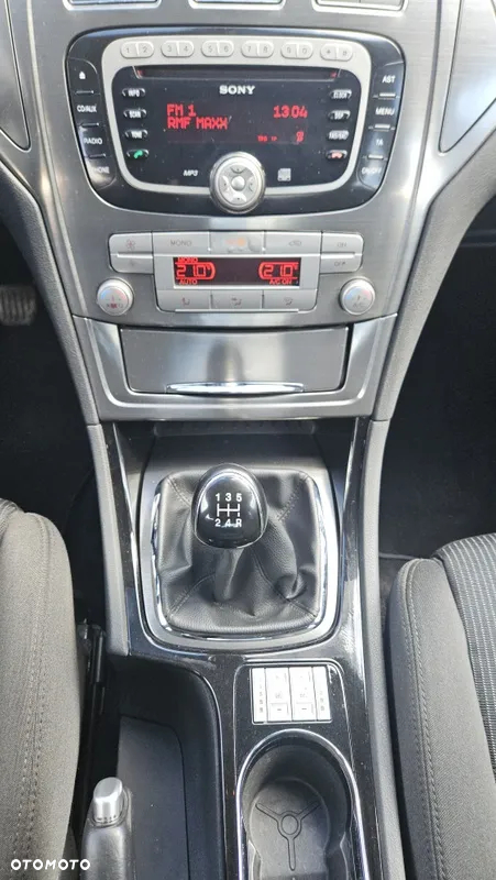 Ford Mondeo 2.0 Ghia - 17
