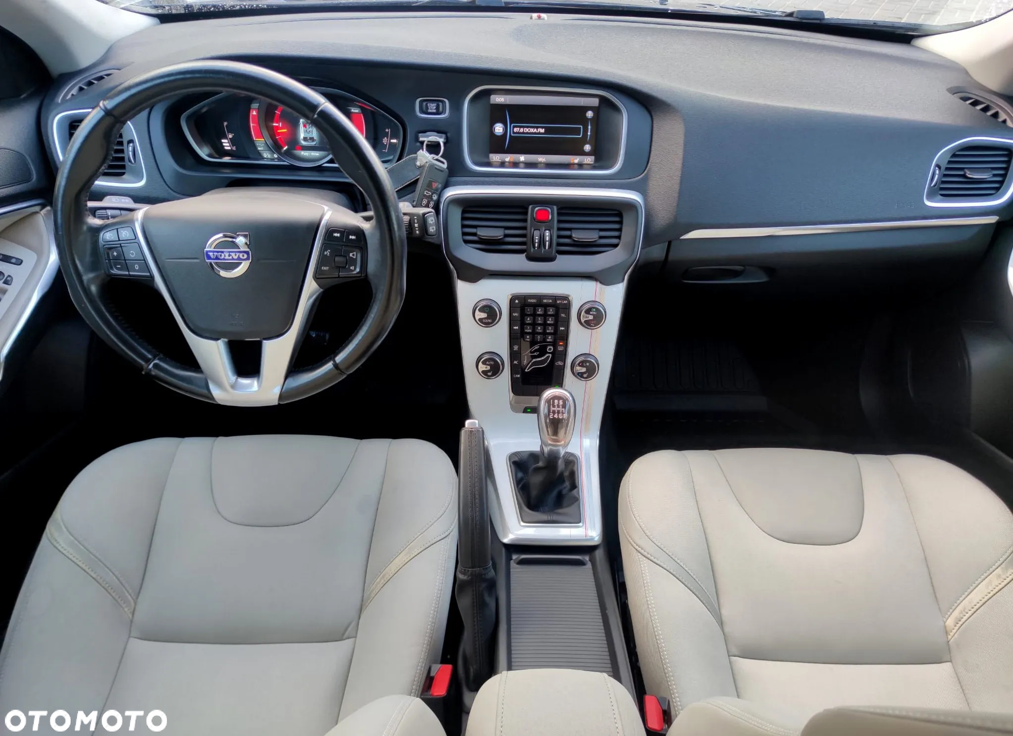Volvo V40 D3 Momentum - 17