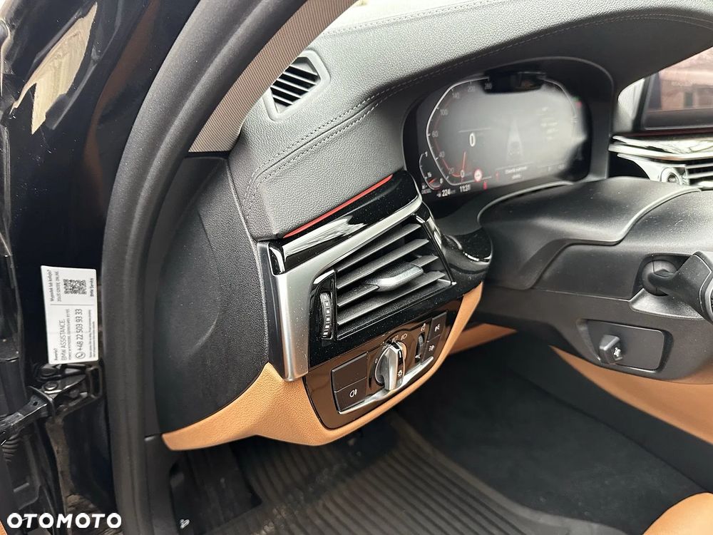 BMW Seria 5 540d xDrive Luxury Line - 32