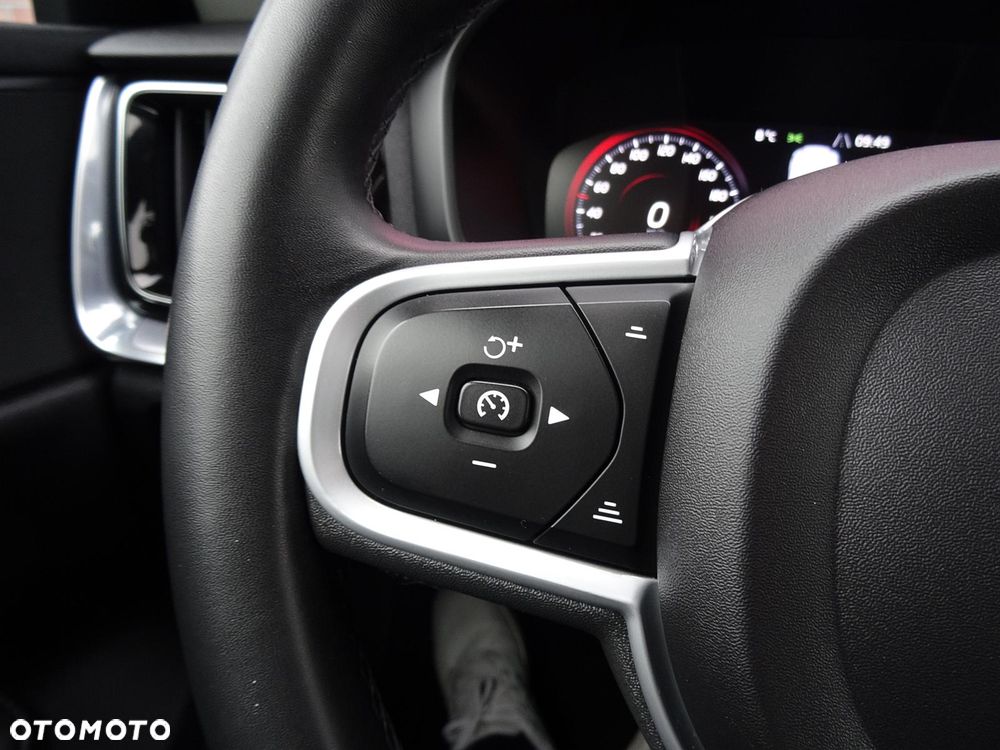 Volvo V60 B3 B Geartronic Momentum Pro - 32