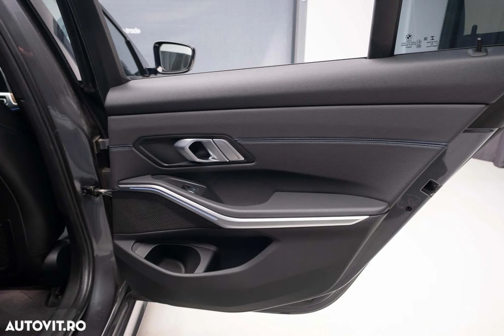 BMW Seria 3 - 26