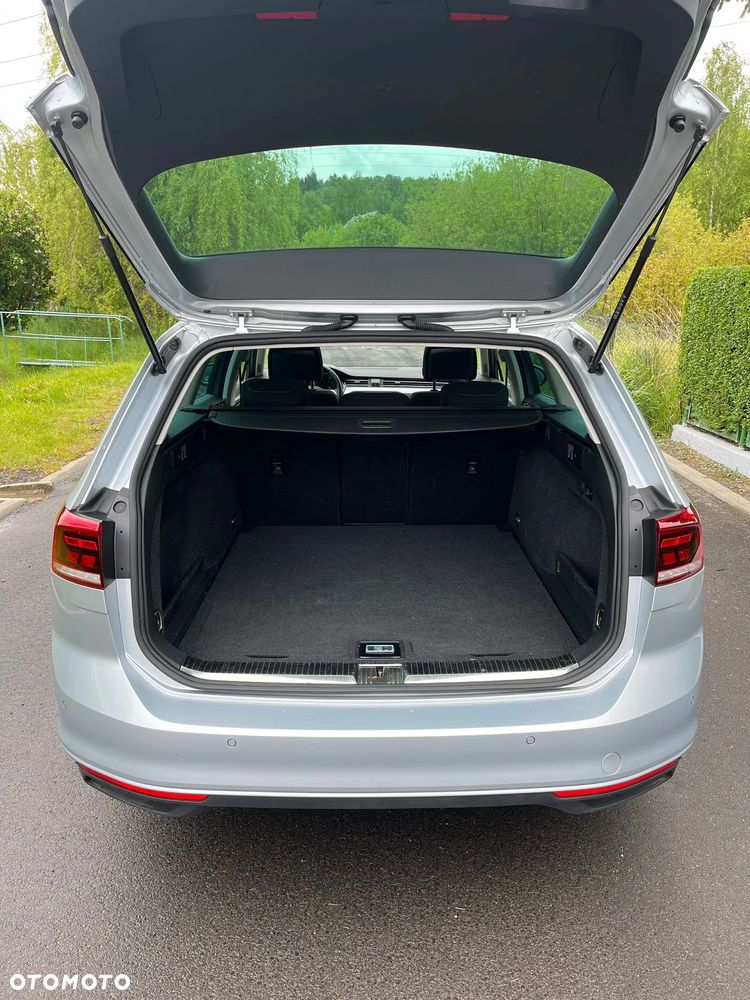 Volkswagen Passat Variant 2.0 TDI SCR DSG BlueMotion Comfortline - 10
