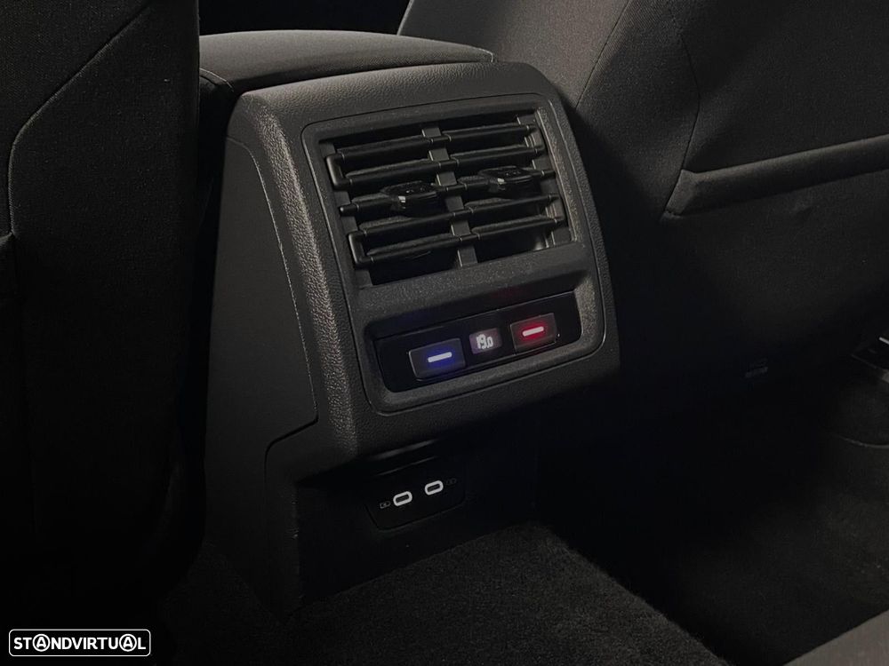 VW Golf Variant 1.0 eTSI Life DSG - 31