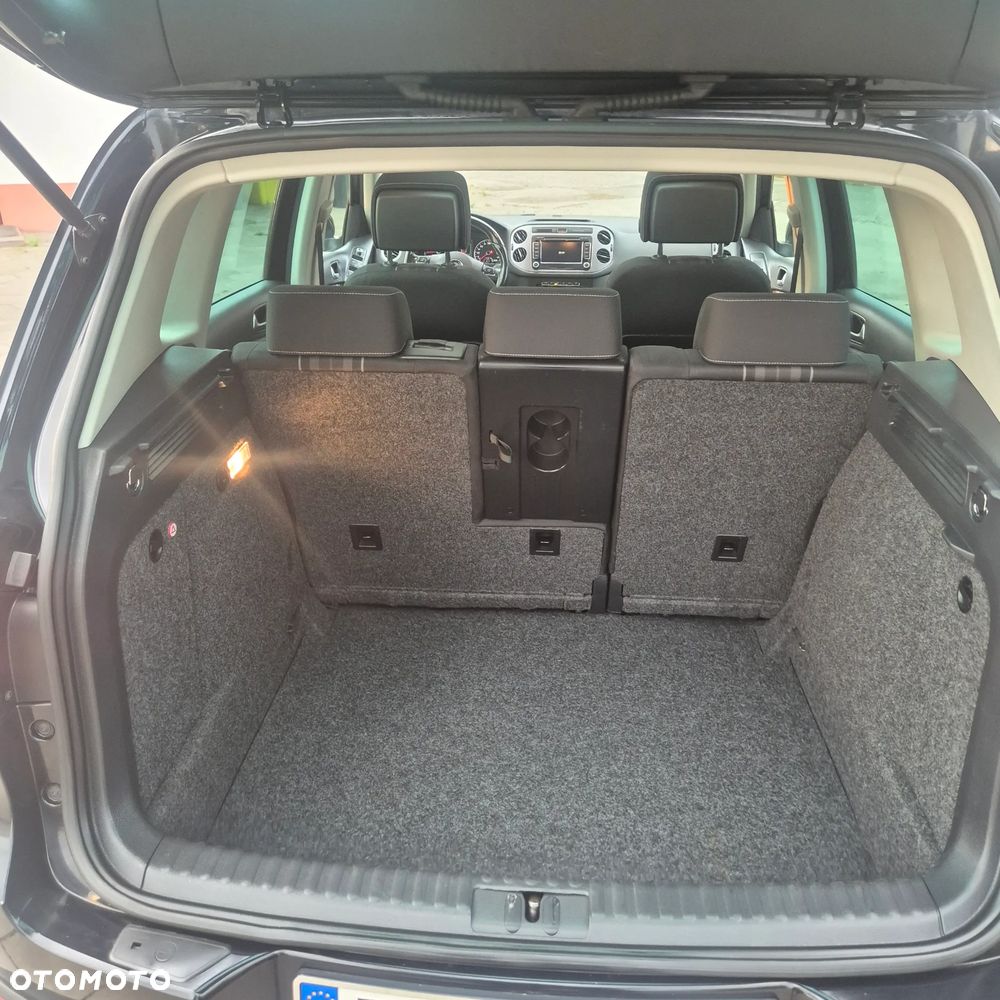 Volkswagen Tiguan 2.0 TDI DPF 4Motion BlueMotion Technology Lounge Sport & Style - 20