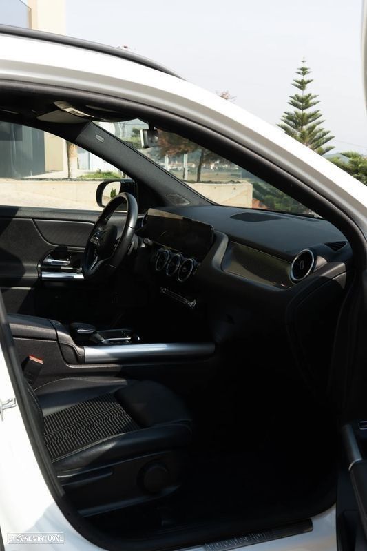Mercedes-Benz GLA 180 d - 8