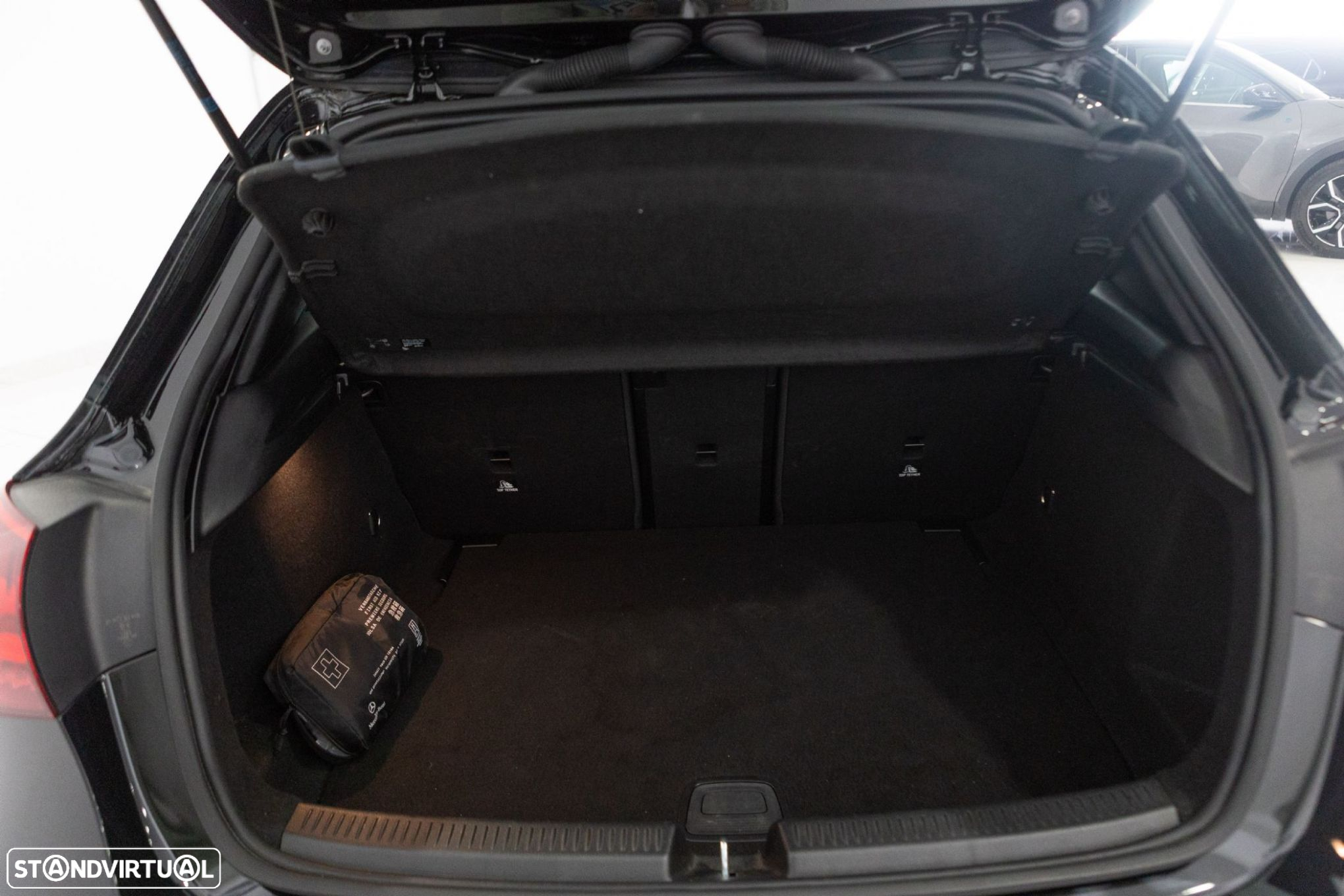 Mercedes-Benz A 180 7G-DCT Advanced AMG Line - 16