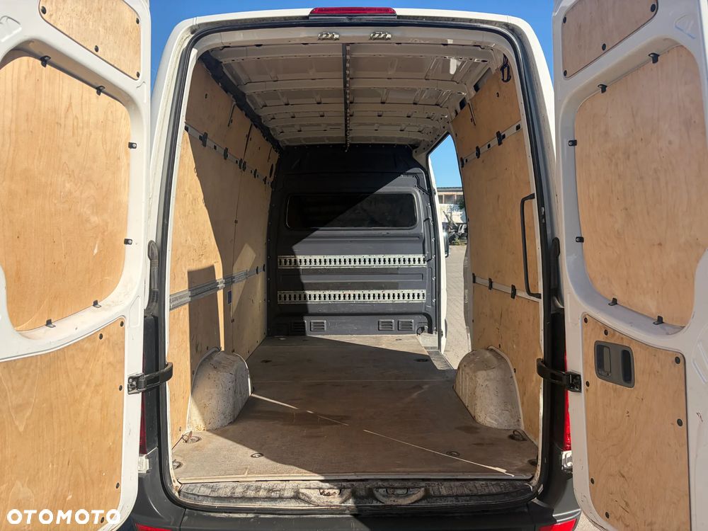 Volkswagen Crafter - 11
