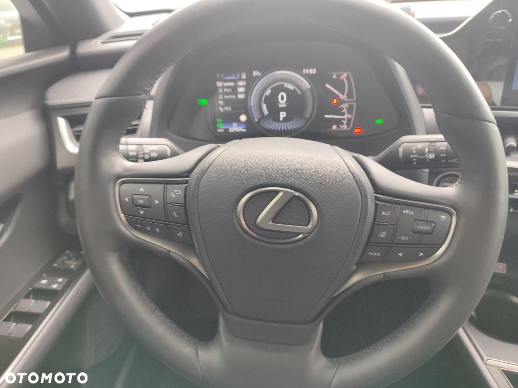 Lexus UX - 21