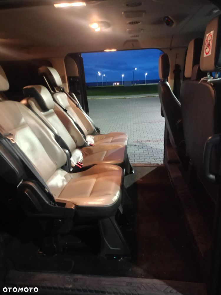 Ford Tourneo Custom - 17
