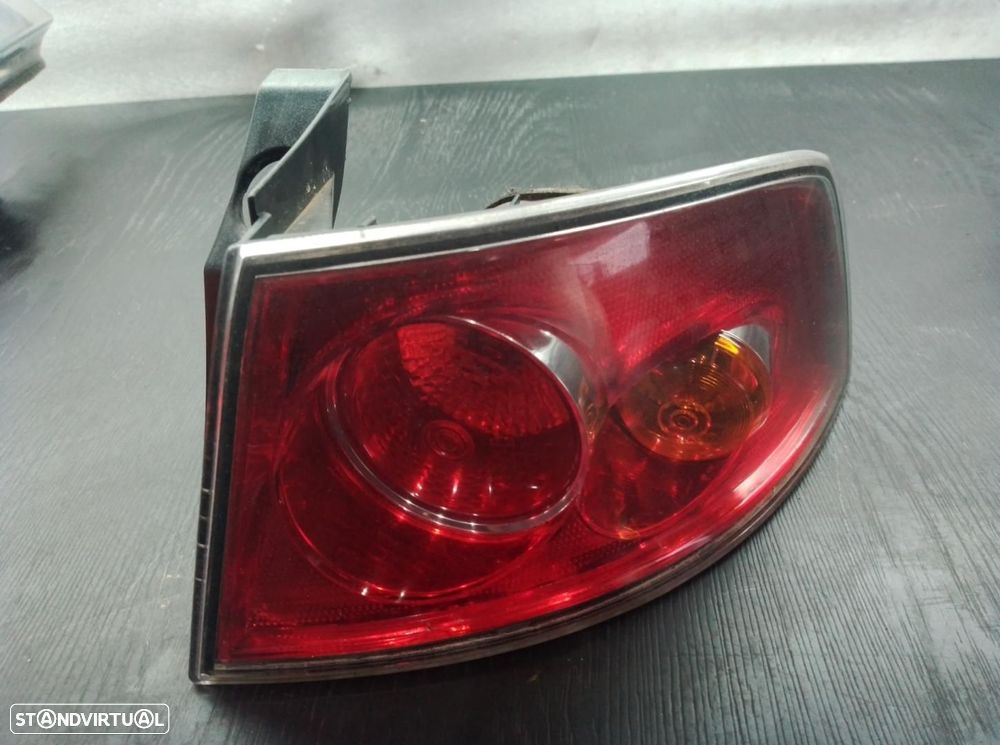 FAROLIM TRASEIRO DIREITO SEAT IBIZA 6L1 - 1