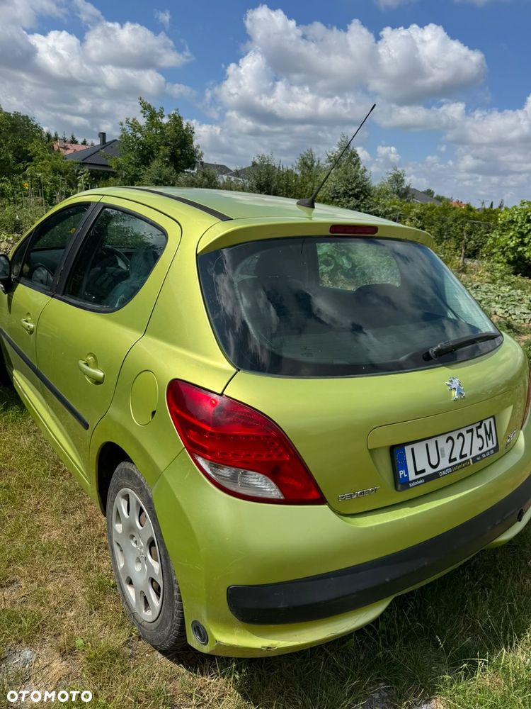 Peugeot 207 - 1