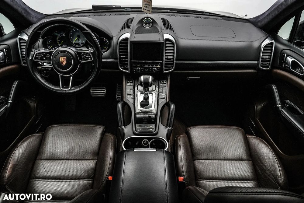 Porsche Cayenne - 7