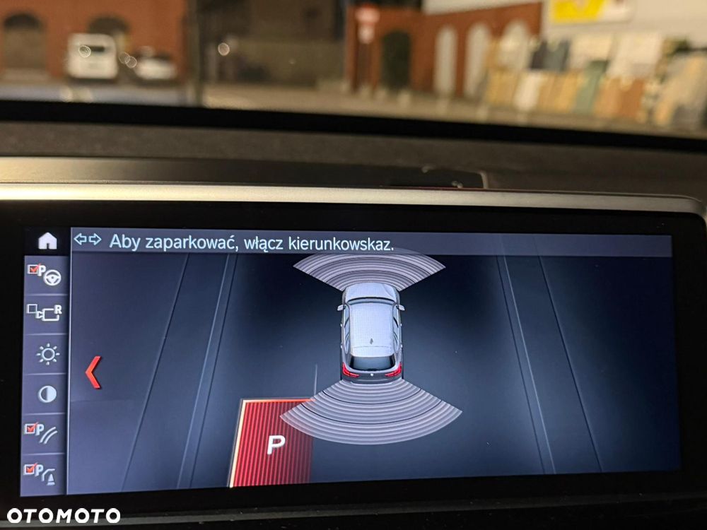 BMW X1 sDrive18i Sport Line - 18