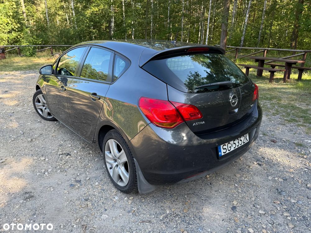 Opel Astra 1.7 CDTI Enjoy - 4