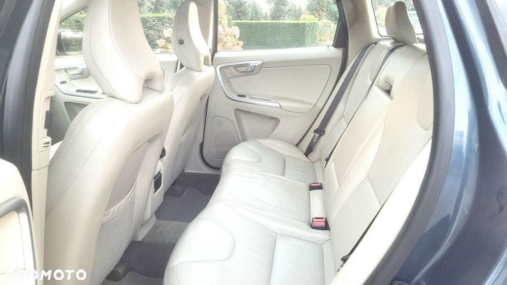 Volvo XC 60 - 8