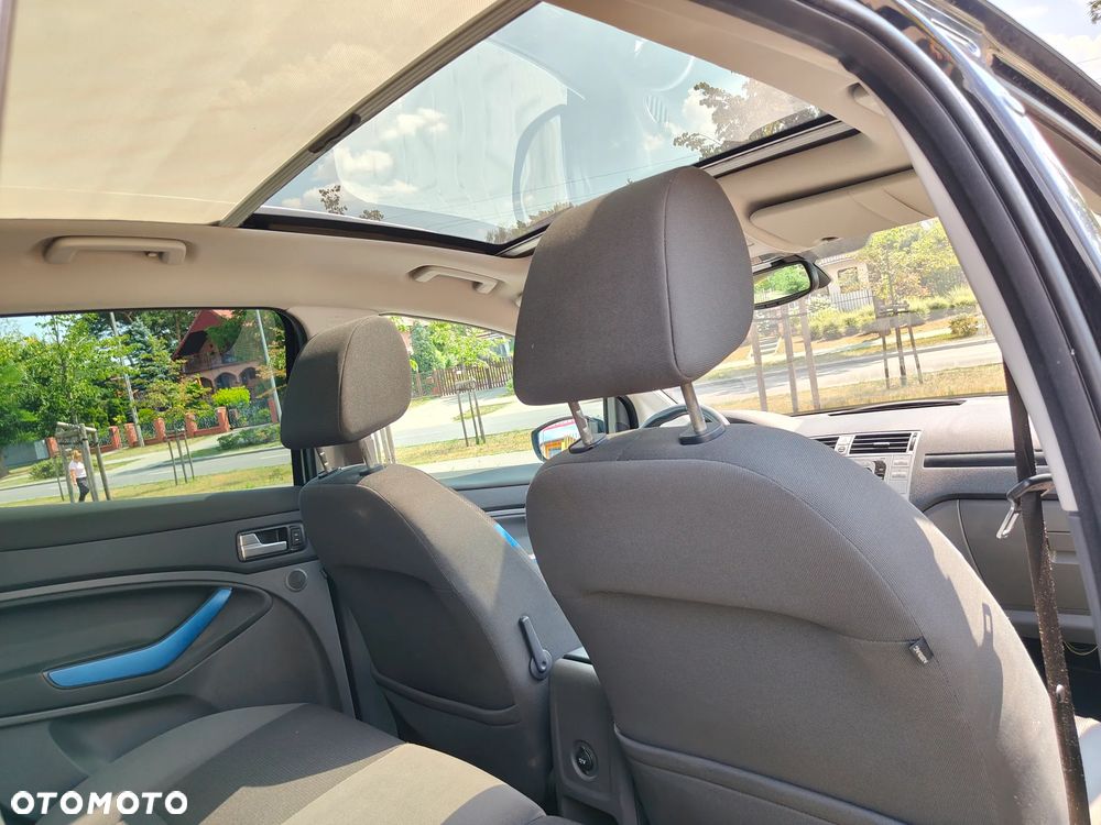 Ford Kuga 2.0 TDCi 4x4 Titanium - 25