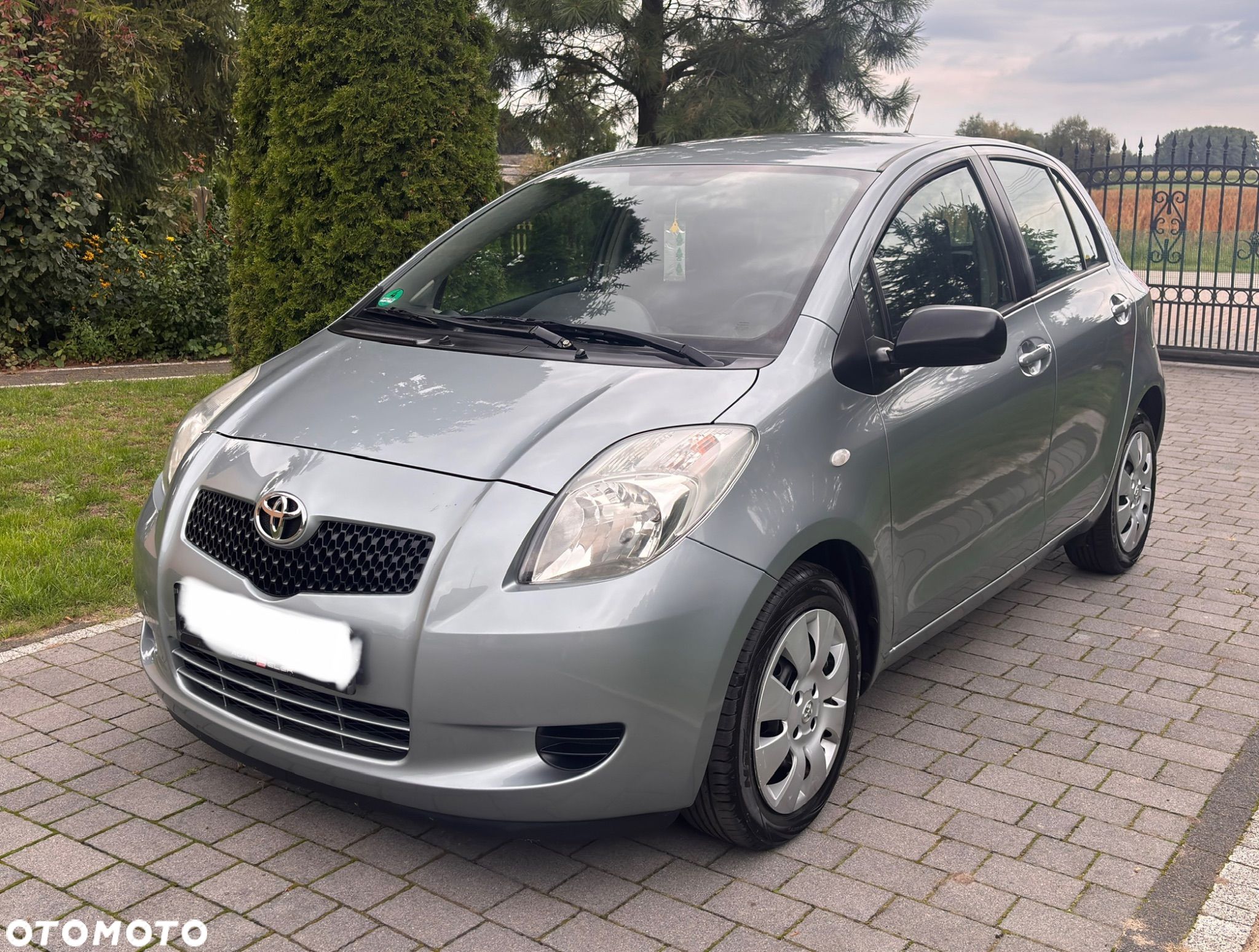 Toyota Yaris 1.3 Luna - 1