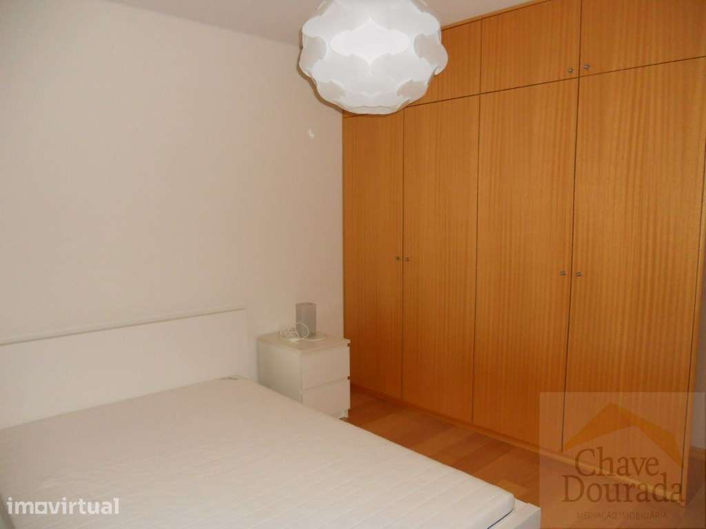Arrenda-se T1 duplex na Solum, como novo, completamente equipado e ... - Grande imagem: 5/15