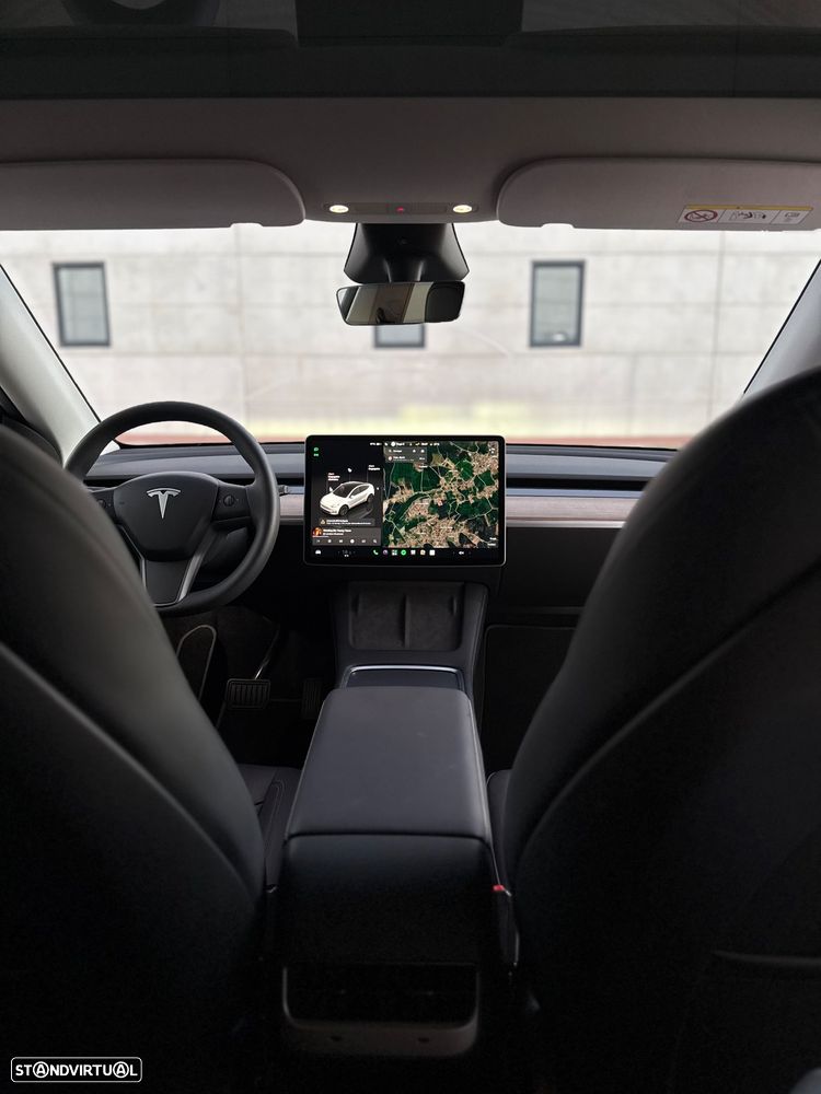 Tesla Model Y Long-Range RWD - 11