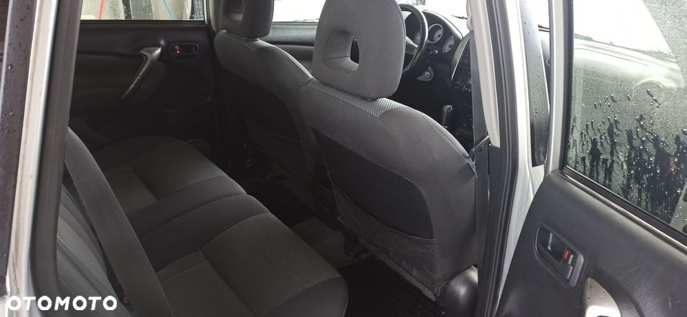 Toyota RAV4 2.0 D-4D 4x4 - 9