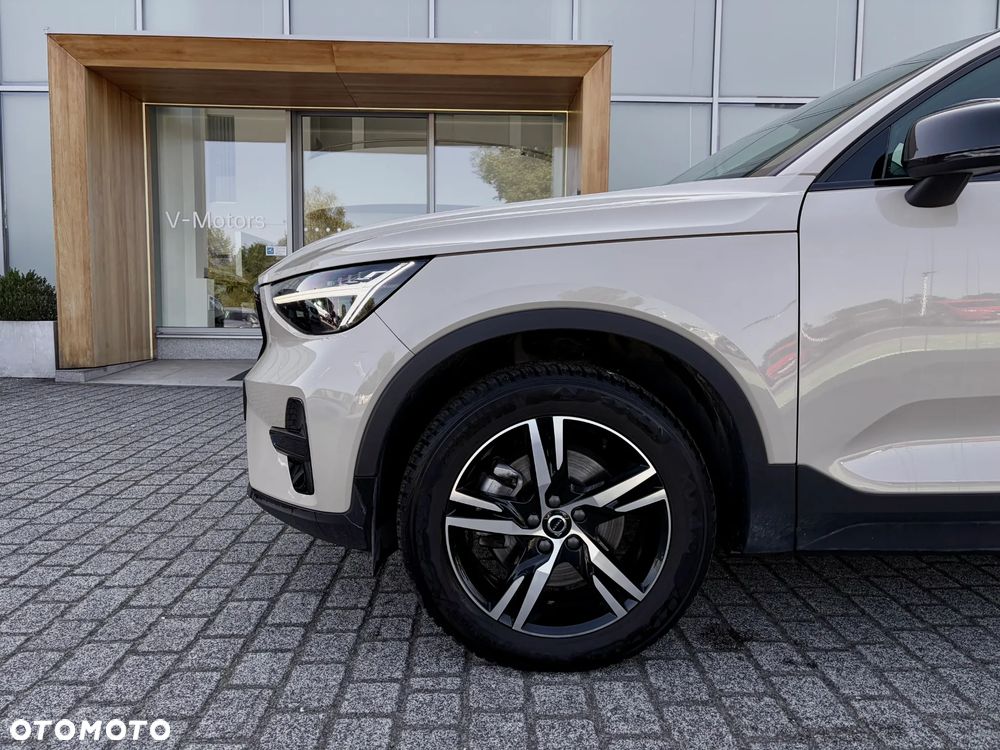 Volvo XC 40 B3 Plus Dark - 3