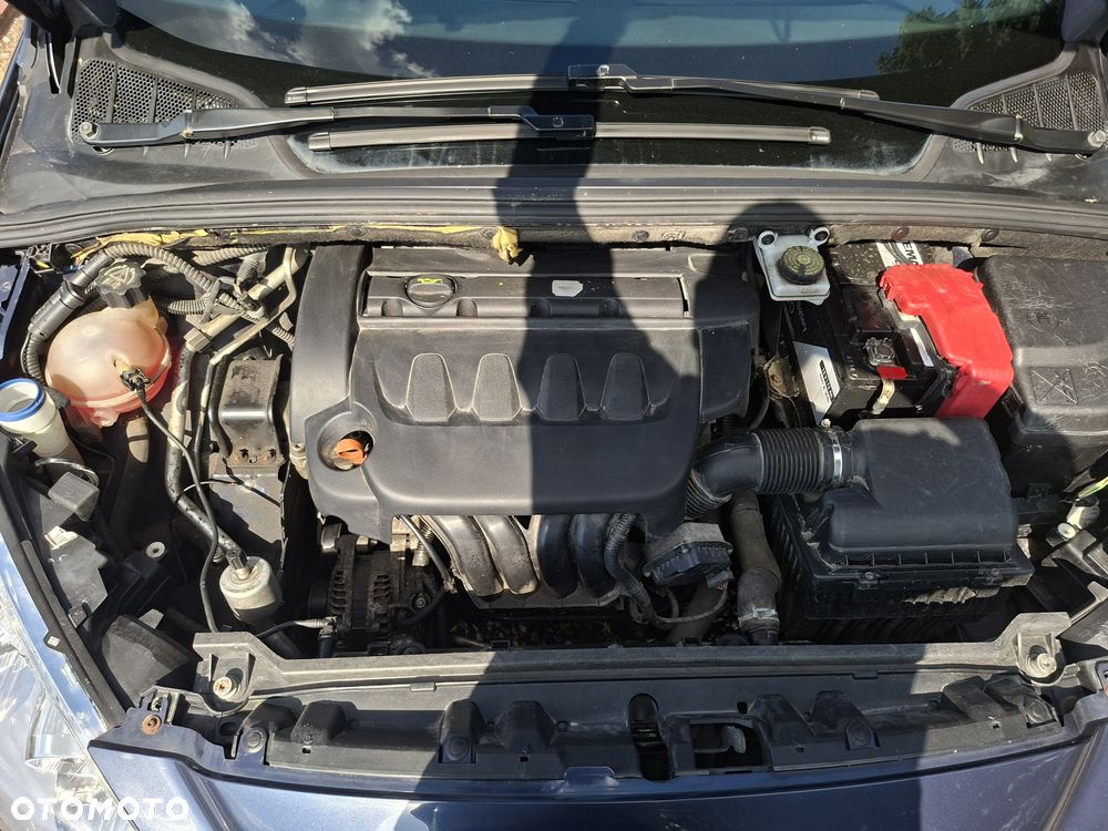Peugeot 308 - 8
