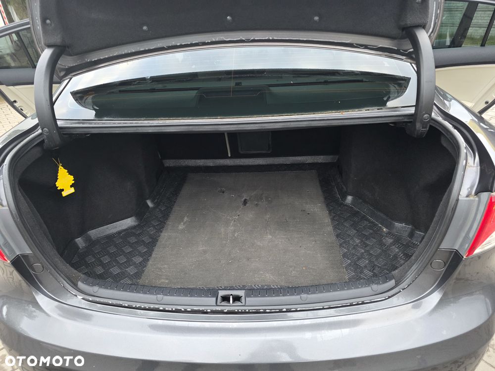 Toyota Avensis 1.8 Style - 9
