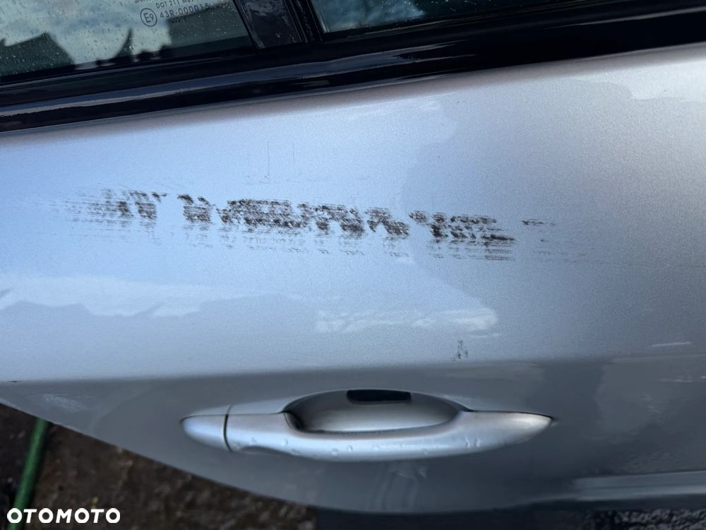 Drzwi prawe Renault Megane III KOMBI tył OE - 3