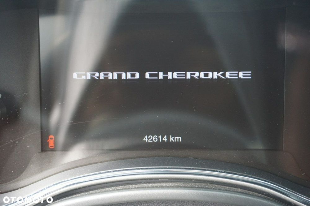 Jeep Grand Cherokee - 18