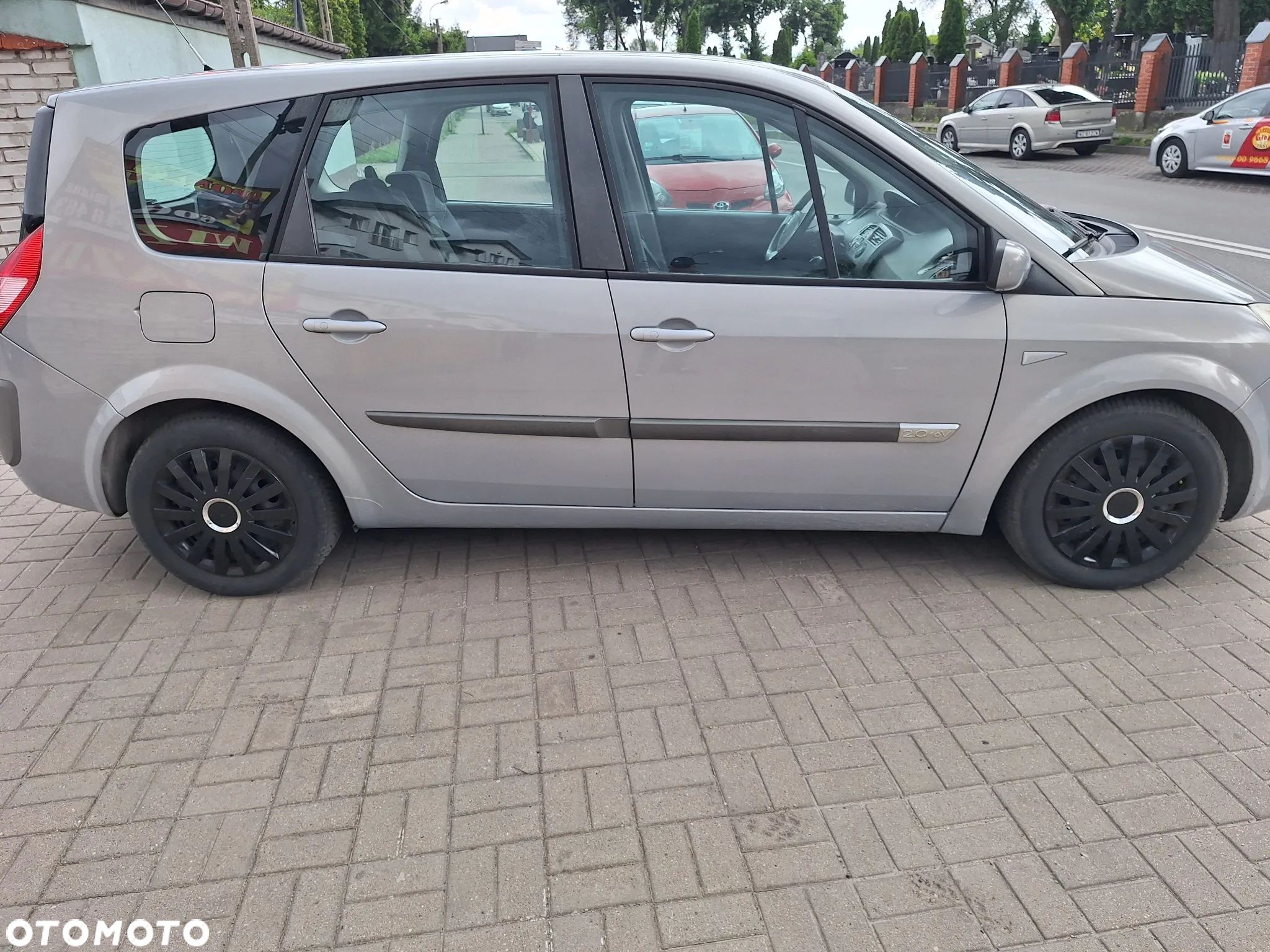 Renault Scenic 2.0 16V Avantage - 1