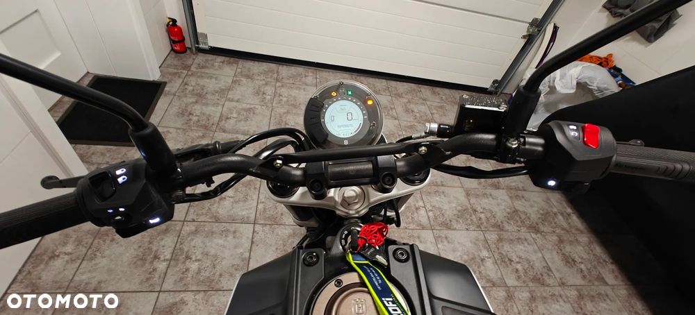 Husqvarna Svartpilen - 7