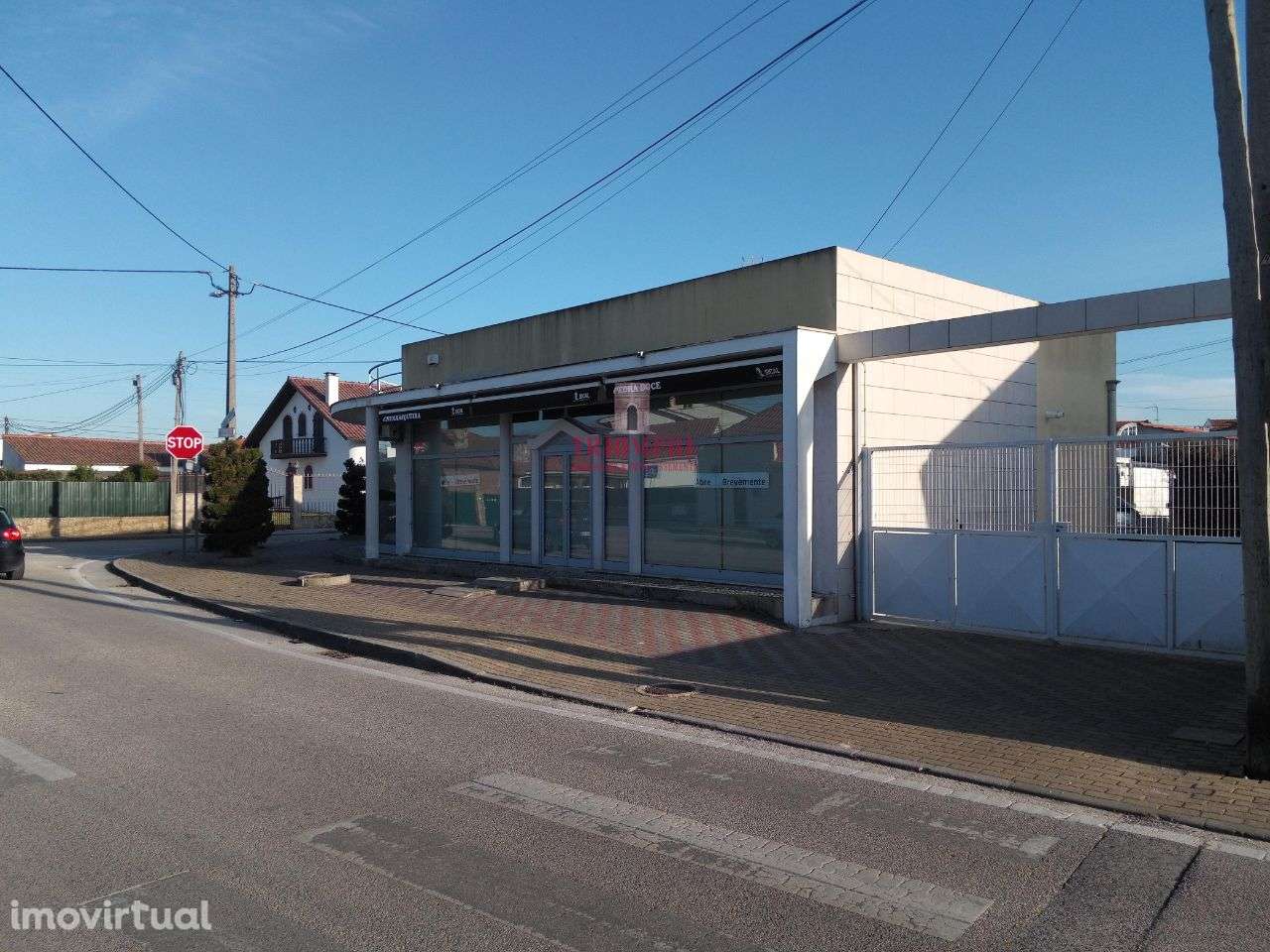 Edifício Comercial na Marinha Grande - Grande imagem: 2/9