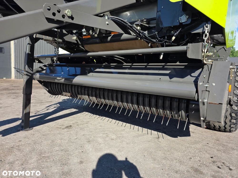 Claas Variant 350 - 9
