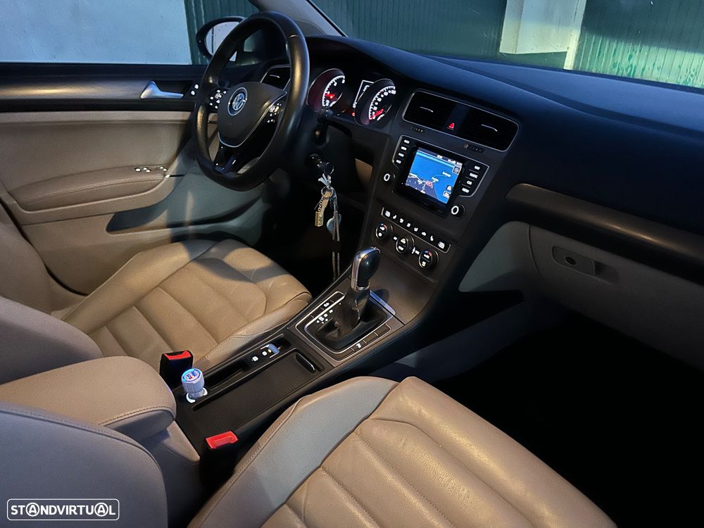 VW Golf 1.6 TDi Highline DSG - 21