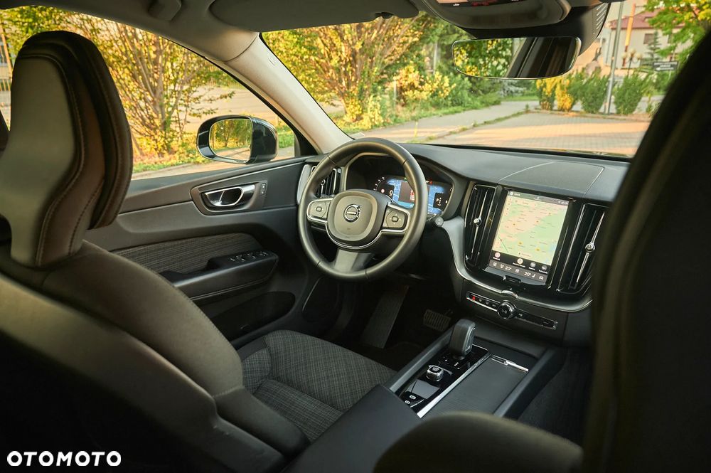 Volvo XC 60 B4 D AWD Momentum Pro - 30