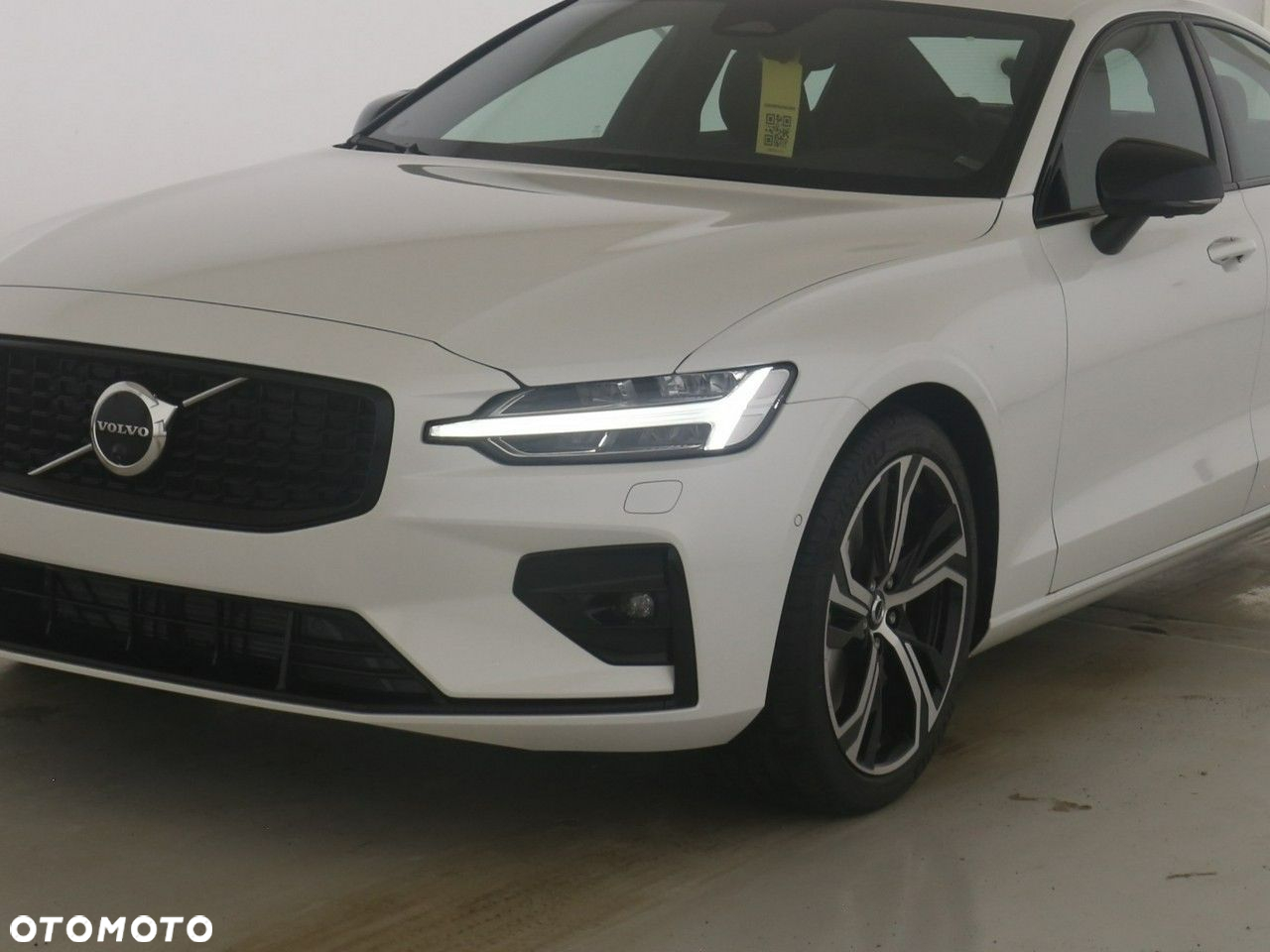 Volvo S60 B5 B AWD Plus Dark - 8