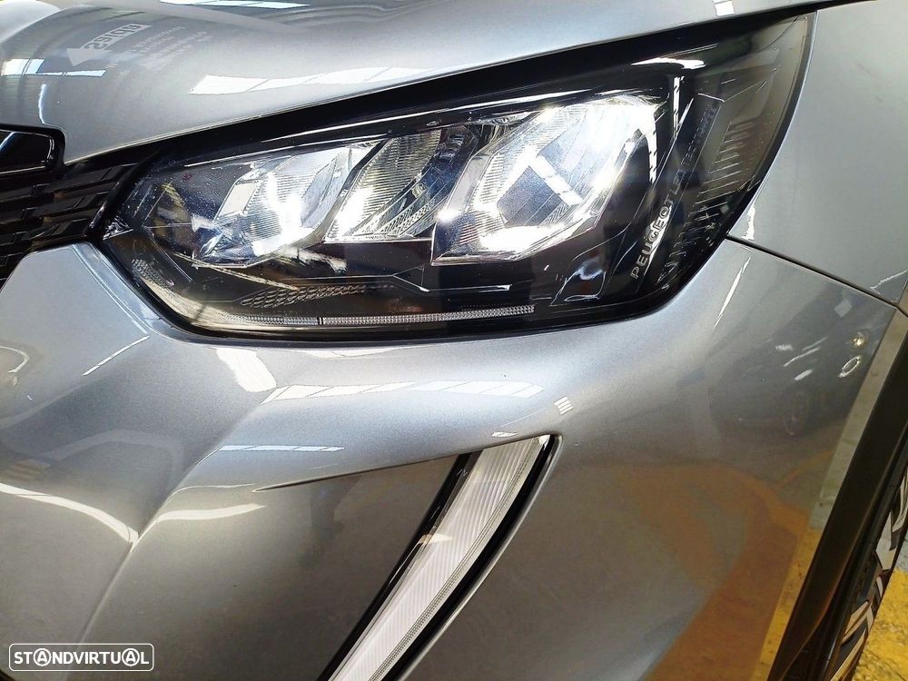 Peugeot 2008 PureTech 100 Stop&Start Active — photo 5