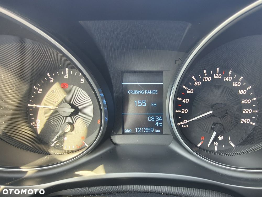 Toyota Avensis 1.8 Active - 9