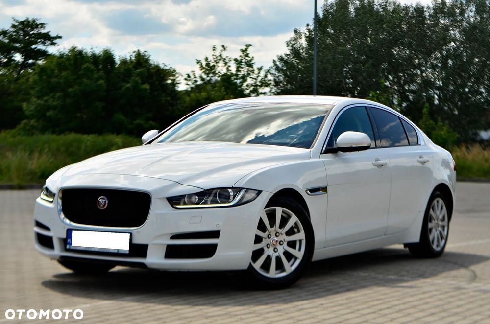 Jaguar XE 2.0 D Prestige - 2