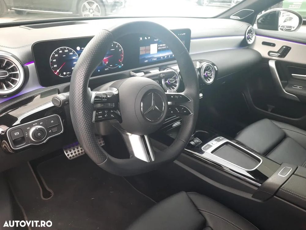 Mercedes-Benz A 220 4MATIC MHEV 8G-DCT - 9