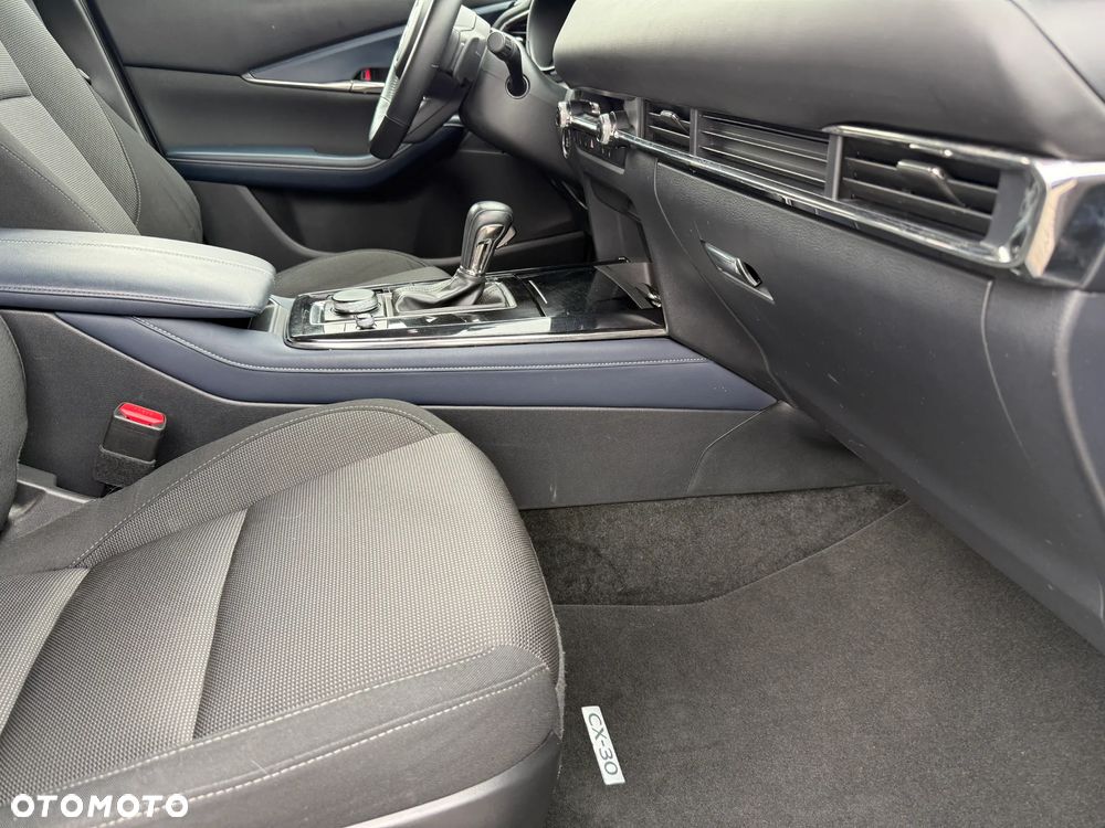 Mazda CX-30 2.0 mHEV Hikari 2WD - 11