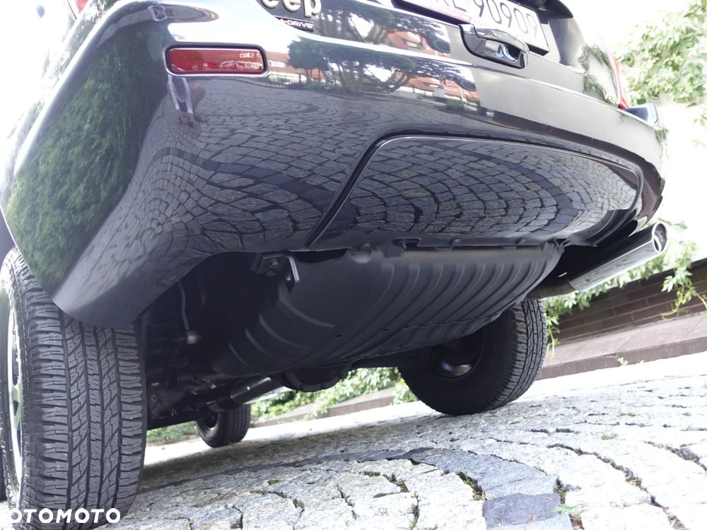 Jeep Grand Cherokee - 8