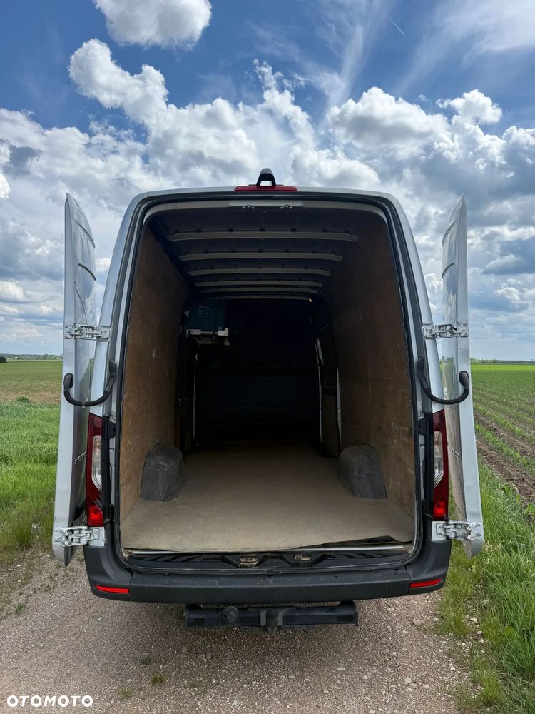 Mercedes-Benz Sprinter - 6
