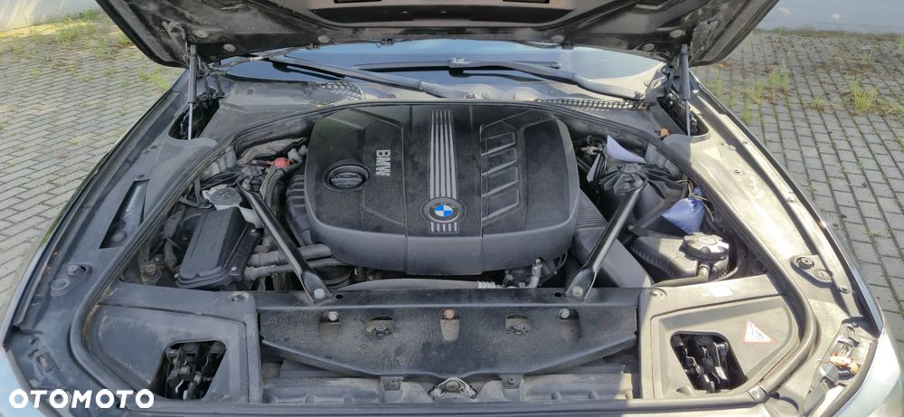 BMW Seria 5 520d - 28