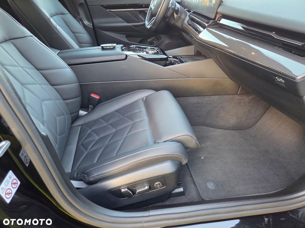 BMW Seria 5 520d xDrive - 27